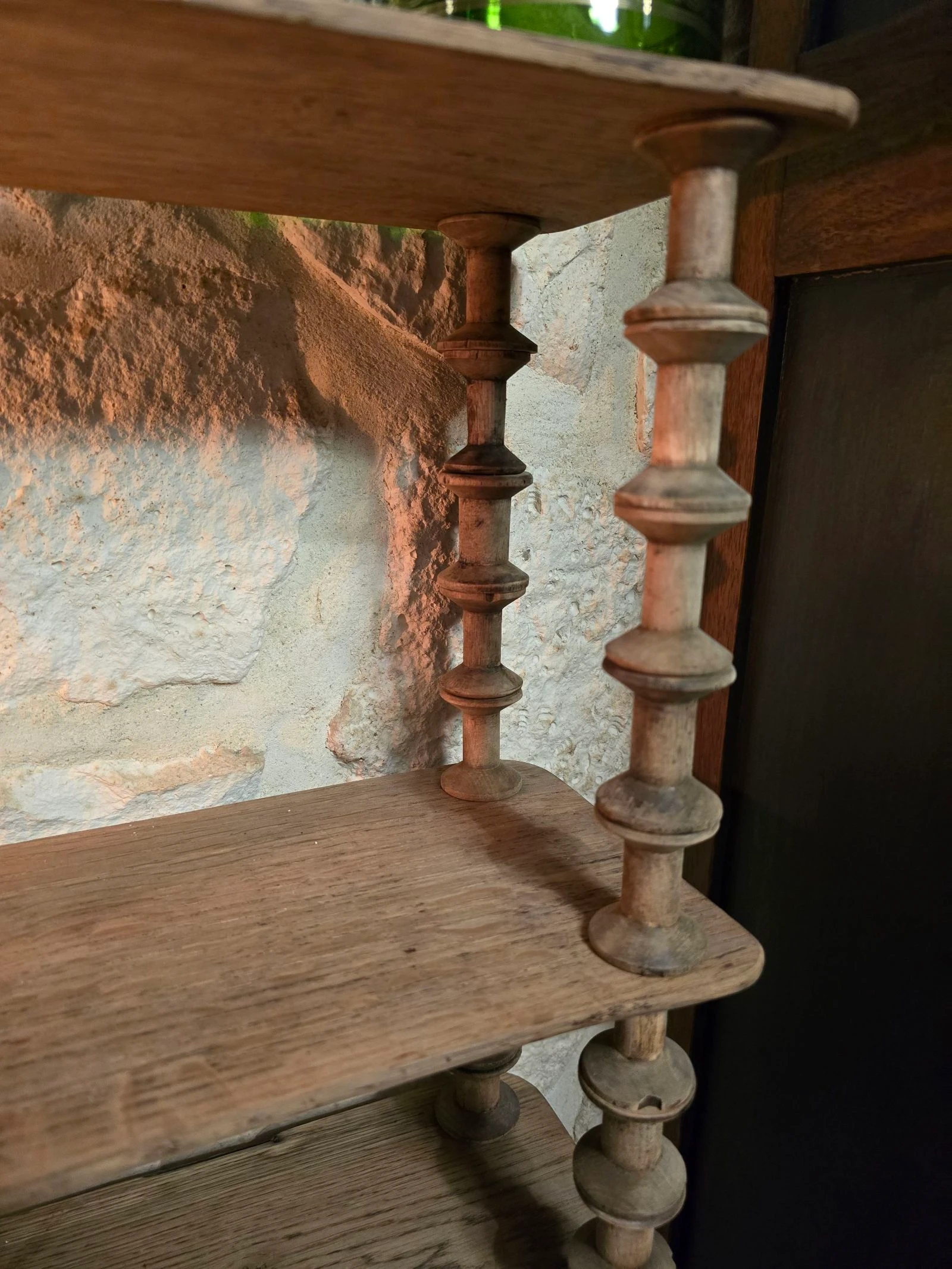 Estantería para bobinas completamente decapada de madera natural – photo 3